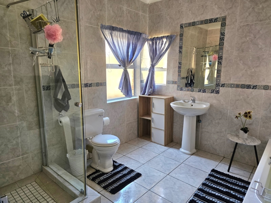 4 Bedroom Property for Sale in Jim Fouchepark Free State